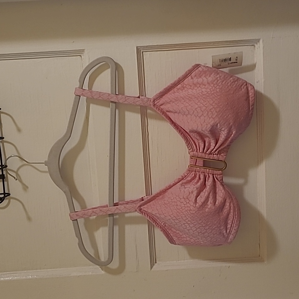 NWT Bikini top!!